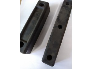 Відбійники середні