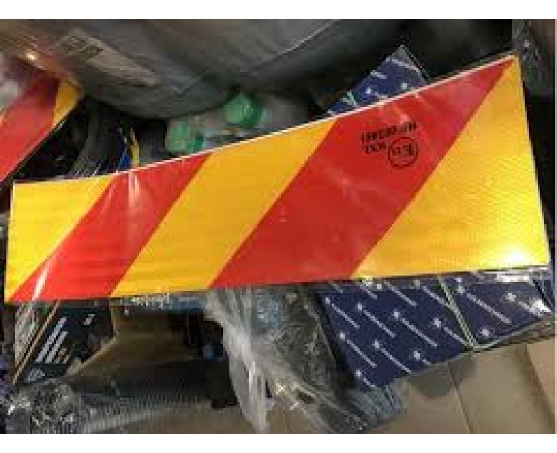 Рефлектор (наклейка) задній на TIR (косі смуги) 560х140 (TEMPEST)