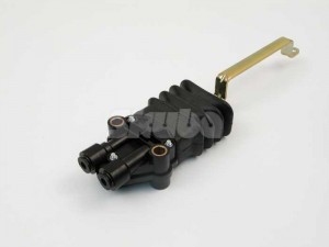 Кран уровня кабины пер.  RVI Magnum