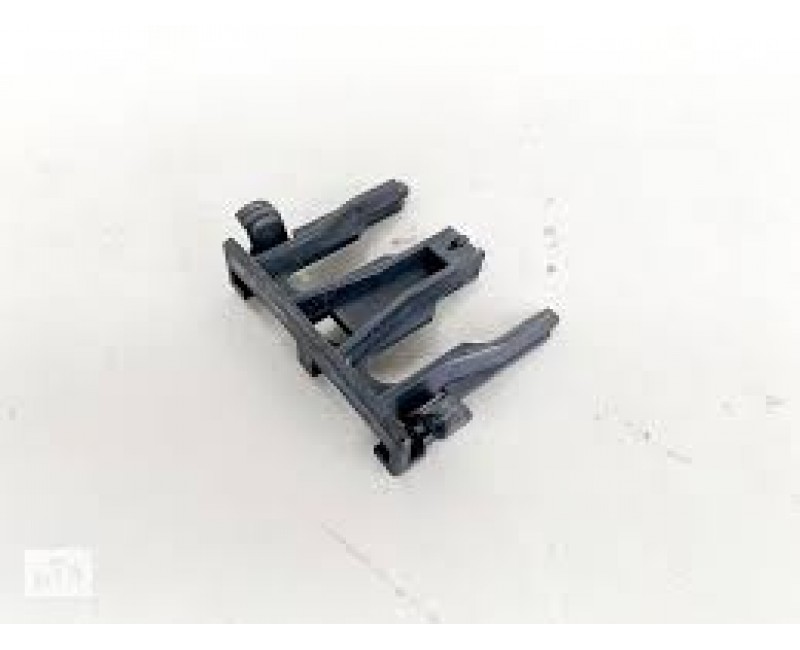 Кріплення паливних трубок DAF