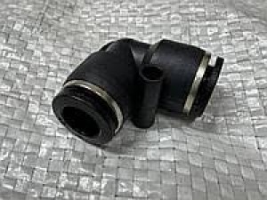 Фітинг кут  М12х8