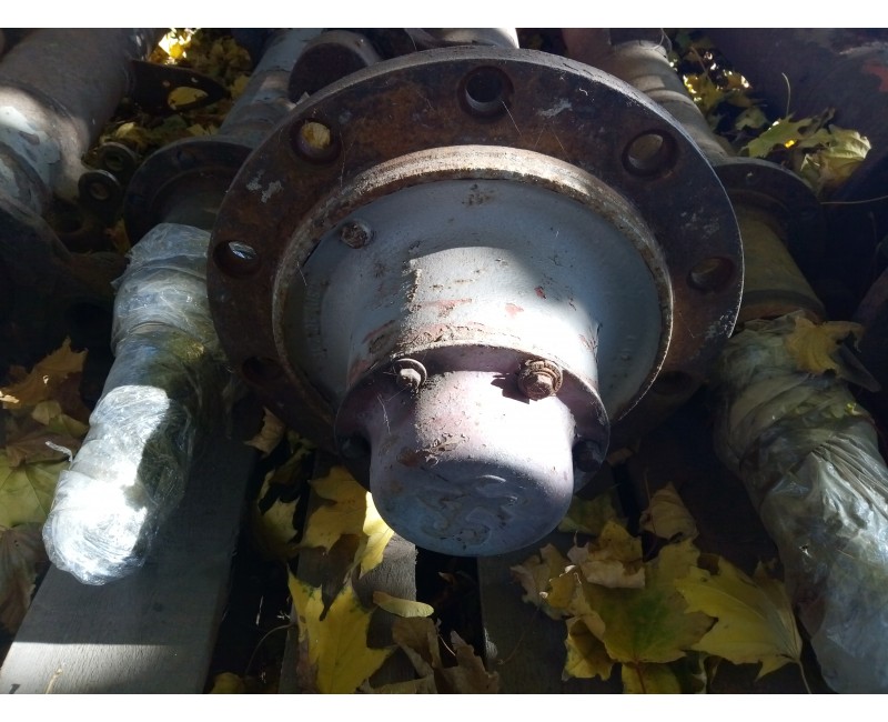 Вісь SAF (старого зразка, 6 болтів) RSM 11242 (довжина 2350, ресора 1200, кронштейни камер 450)