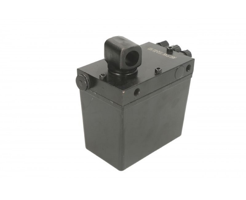 Насос опрокидывающего механизма,кабины водителя